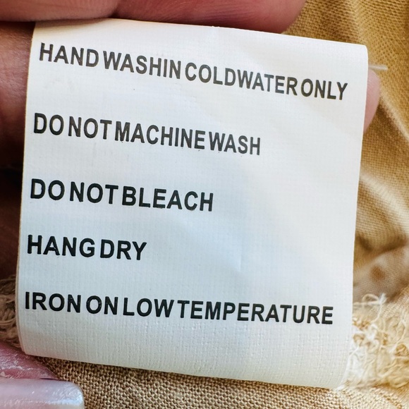 Solitaire Beige and White Lace Blouse - Picture 6 of 7